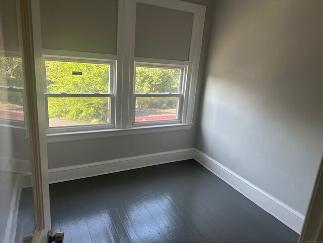 Building Photo - 237 Westland St