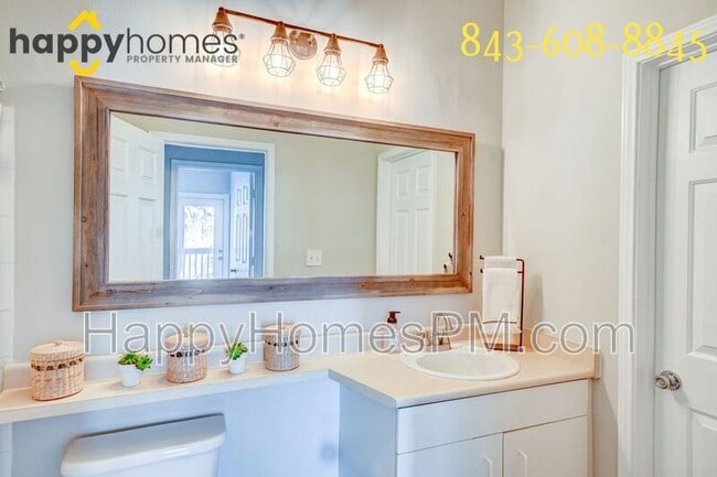 Building Photo - 2223 Chatelain Way