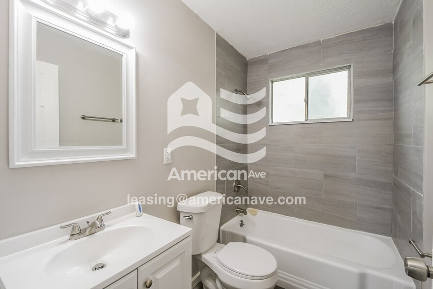 Building Photo - 1745 Kay Dr