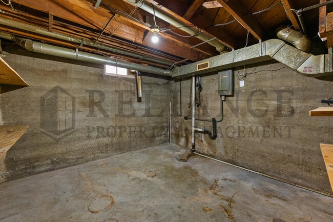 Building Photo - 1932 S Parkwood Ln