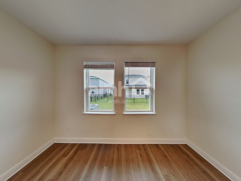 Building Photo - 5980 Pinewood Ests Dr