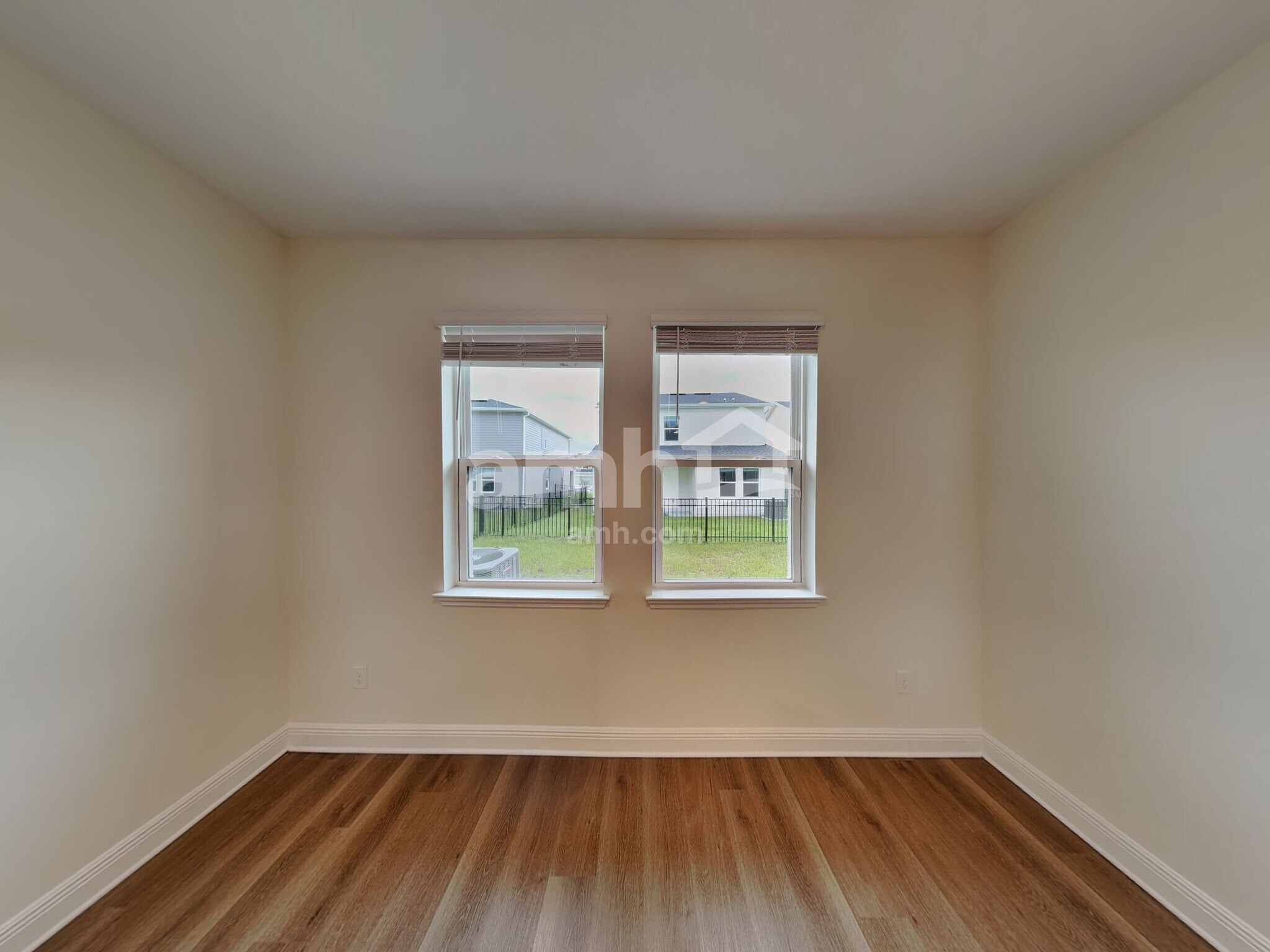 Building Photo - 5980 Pinewood Ests Dr