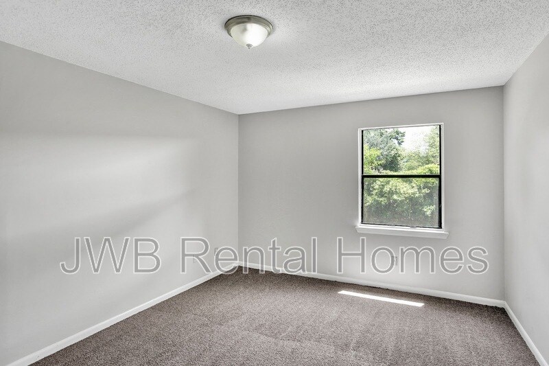 Building Photo - 10825 Key Haven Blvd