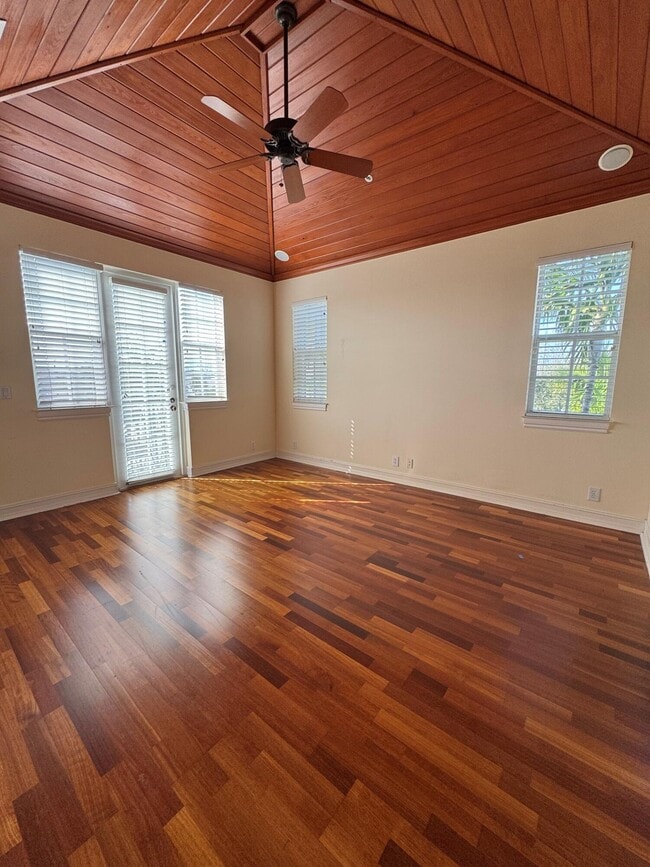 Building Photo - 304 W Mallory Cir