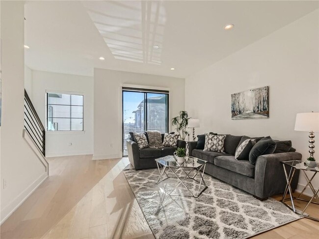 Building Photo - 3700 Clawson Rd