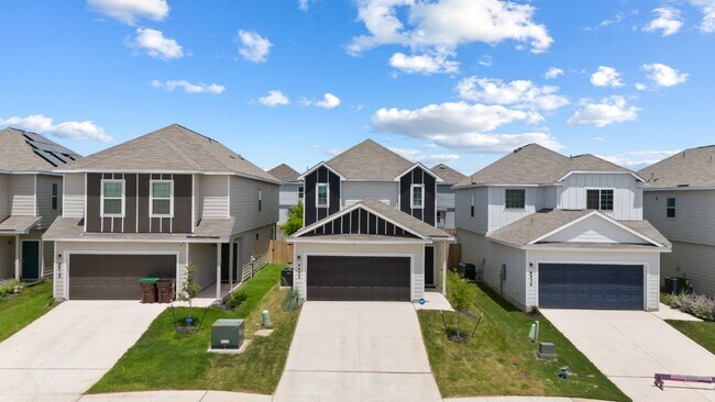 Building Photo - "Spacious 4-Bed Oasis with Granite Counter...