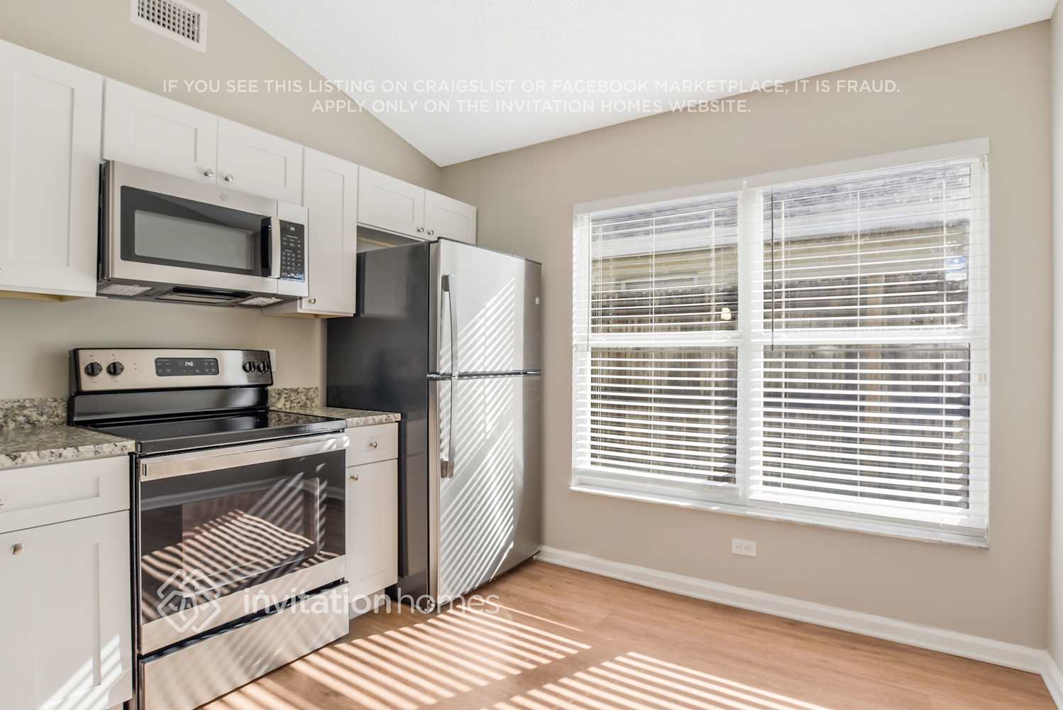 Building Photo - 4920 Aventura Blvd