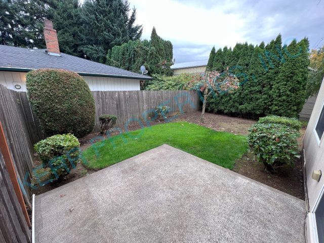 Building Photo - 1594 NE Cleveland Ave