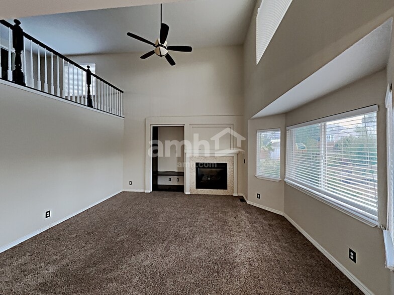 Building Photo - 950 Quarterhorse Trl
