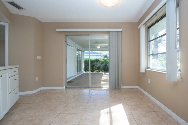 Building Photo - "Charming Sarasota Retreat: Spacious 3-Bed...