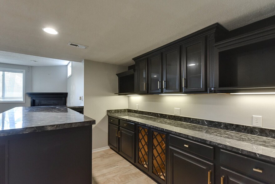 Building Photo - 15327 Parker Cir