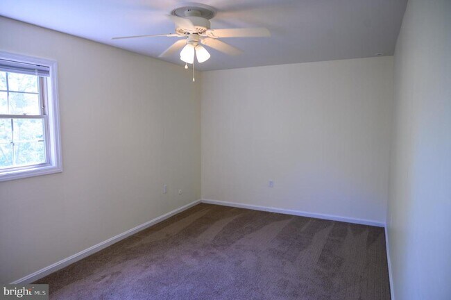 Building Photo - 948 Homeland Dr