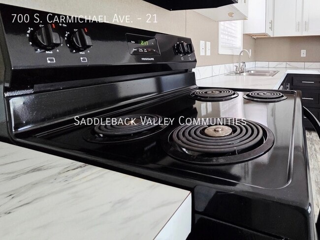 Building Photo - 700 S Carmichael Ave