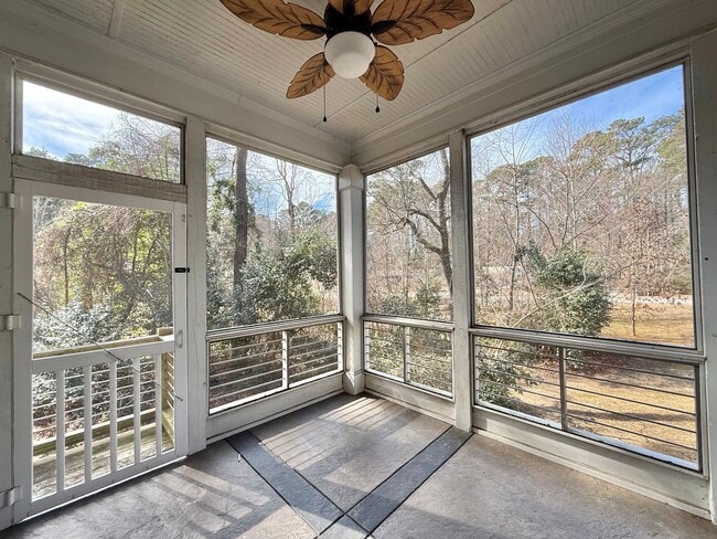 Building Photo - Modern 3BD, 3.5BA Raleigh Home on a Corner Lot with a 2-Car Attached Garage & Private Backyard in...