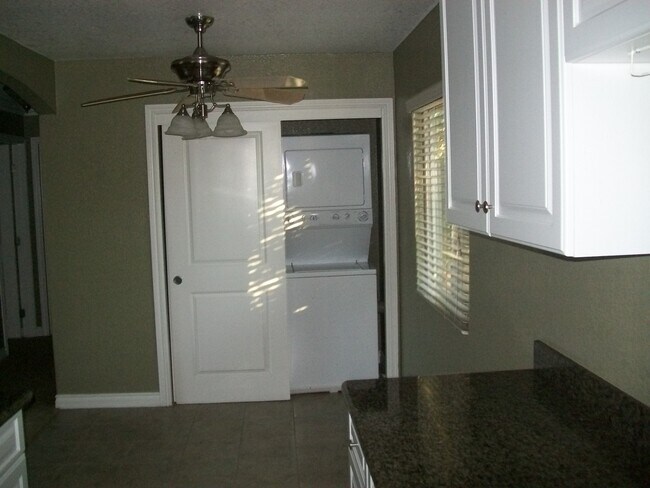 Building Photo - Large 2 Bed 2 Bath In Chula Vista