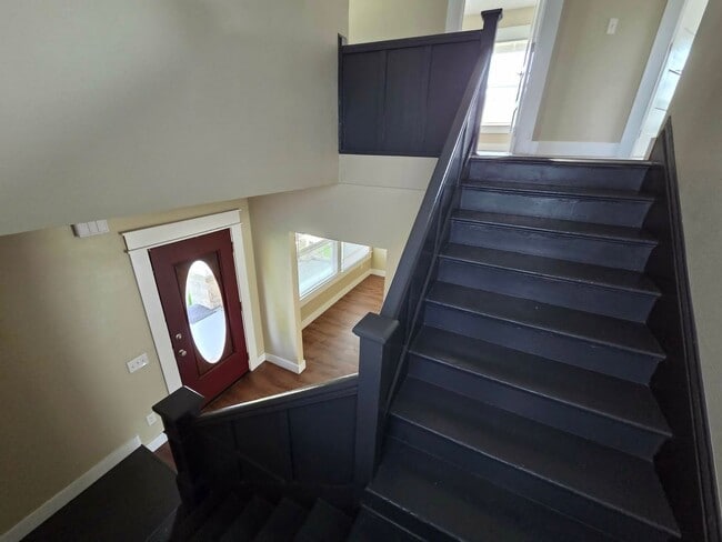 Building Photo - 5 Bedroom Home Corner Lot in N Portland