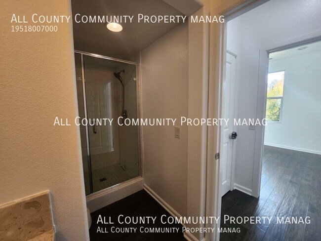 Building Photo - 43 Los Indios