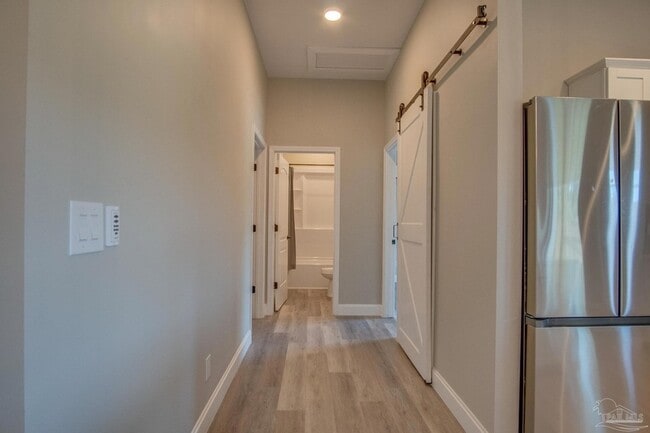 Building Photo - 203 S L St