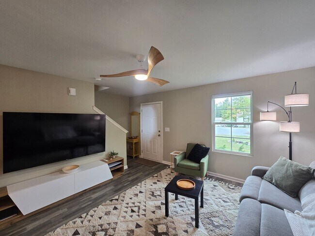 Building Photo - Best Lot in the Neighborhood – Beautiful L...