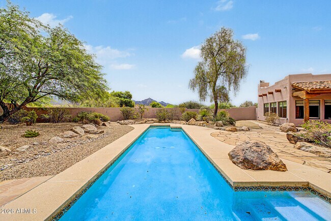 Building Photo - 9202 E Rimrock Dr