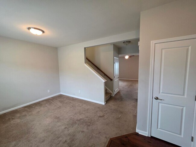 Building Photo - Charming 4 Bed • 2½ Bath Home in The Farm ...