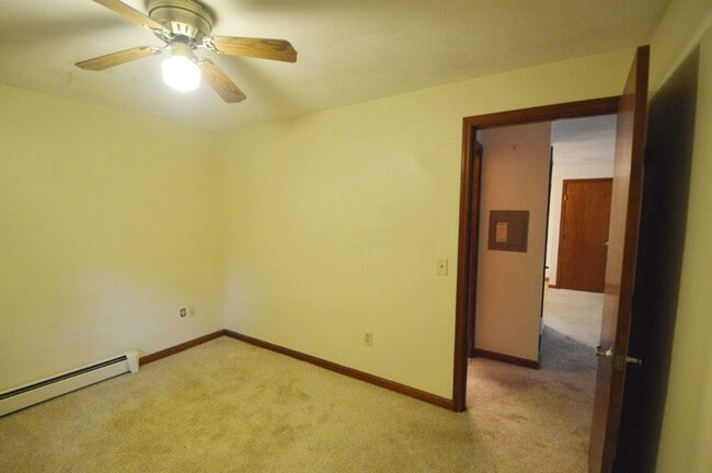 Building Photo - Holden: 2 Bed 1 Bath, Heat & Hot Water Inc...