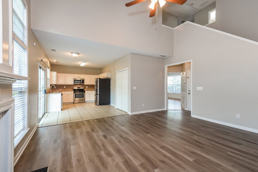Building Photo - 4125 Ridgefair Dr
