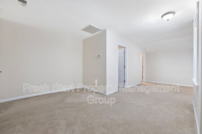 Building Photo - 414 Carriage Lake Dr