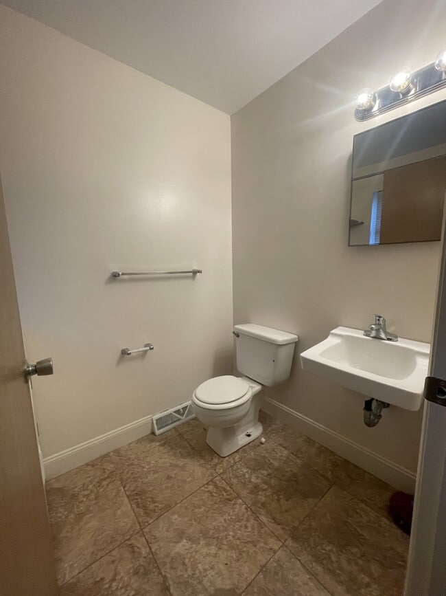 Building Photo - 6534 Cornwall Ct