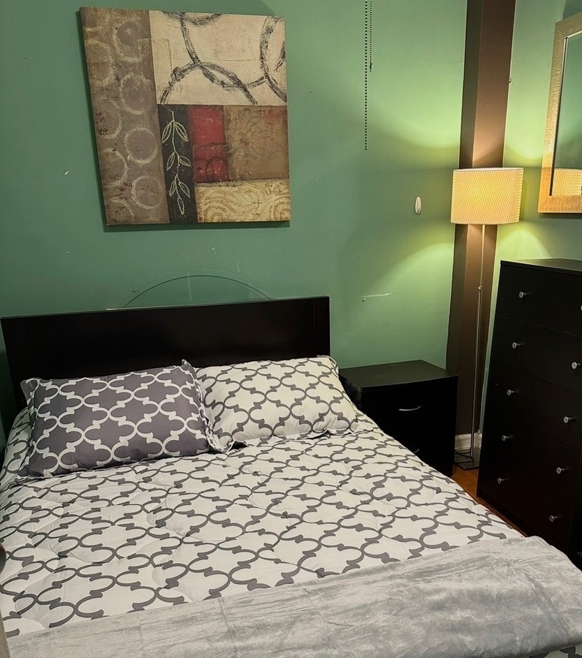 Building Photo - 448 E 87th St