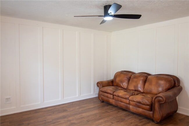 Building Photo - 3213 Heatherwood Dr