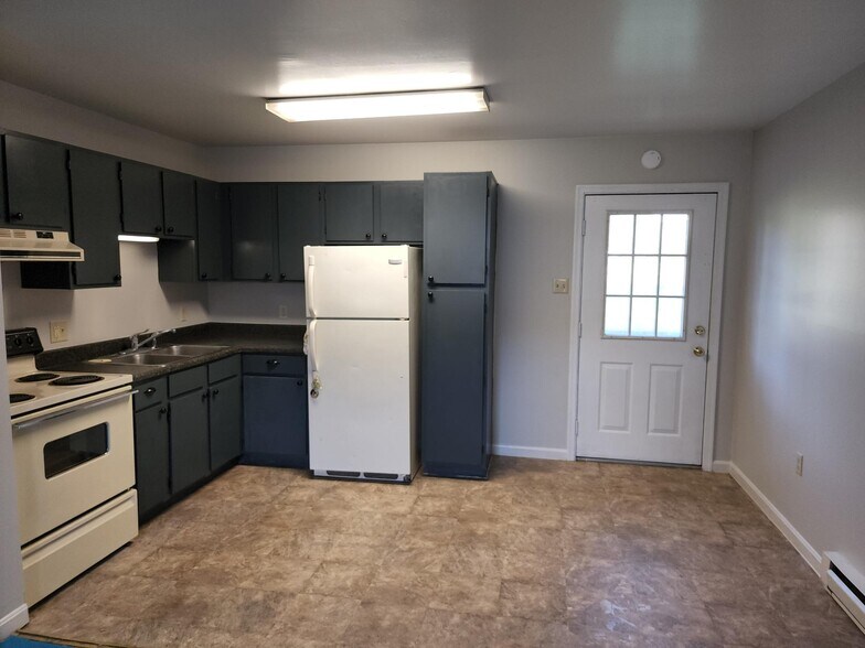 Building Photo - 3704 Tiffany Dr
