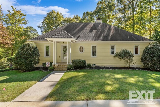 Building Photo - Incredible Lake House in Gaston Heights