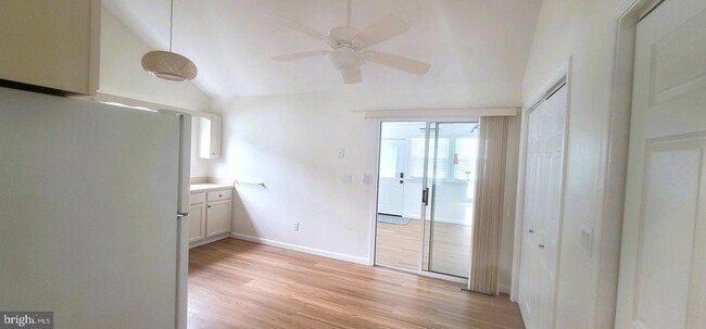 Building Photo - 38518 S Hampton Dr