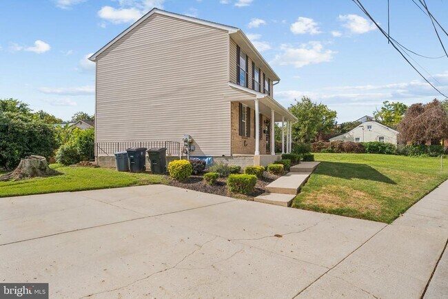 Building Photo - 5907 L St