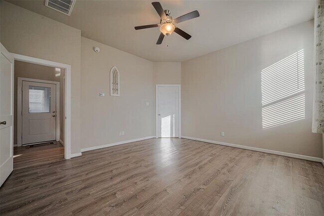 Building Photo - 7809 Axis Rdg Dr