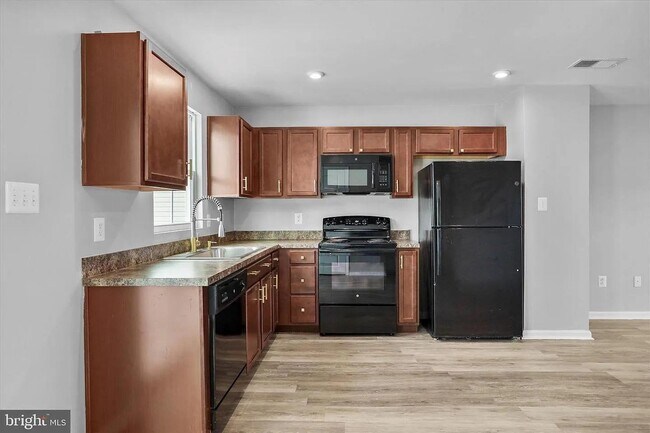 Building Photo - 125 Ceritos Trl