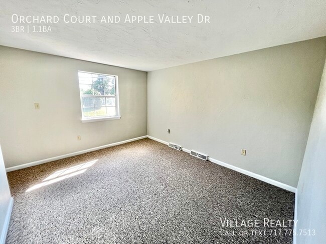 Building Photo - 302 Orchard Ct