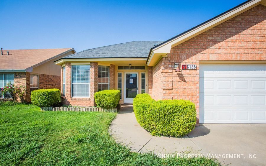 Building Photo - 6125 8th Dr