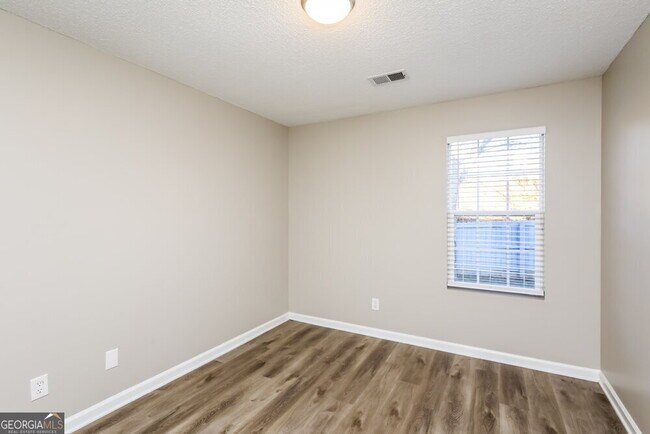 Building Photo - 495 Amelia Grove Ln SE