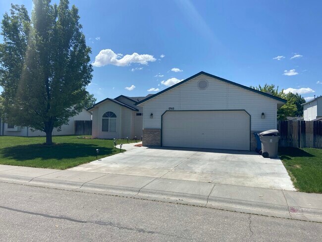 Building Photo - 1745 Challis Dr