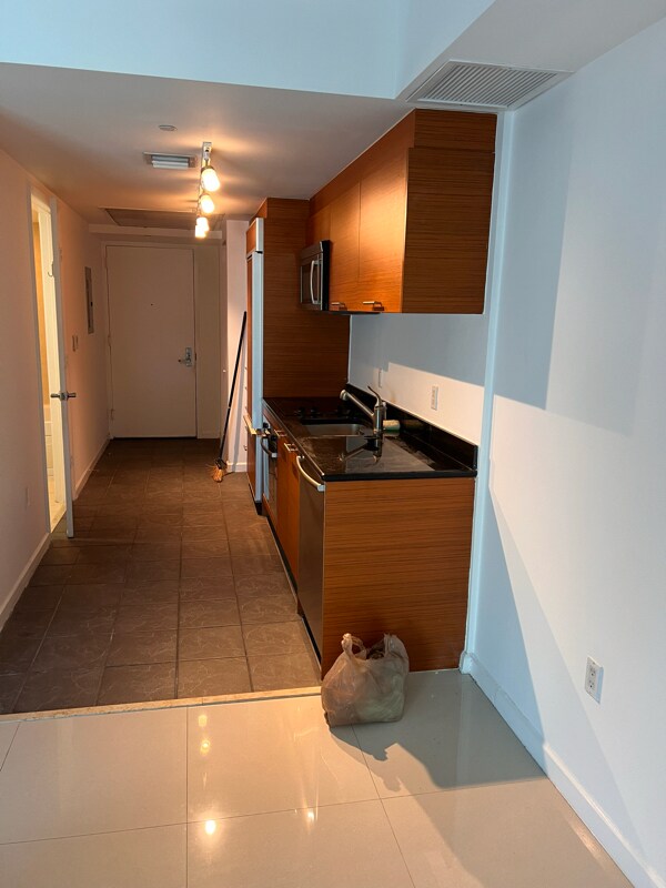 Building Photo - 50 Biscayne Blvd