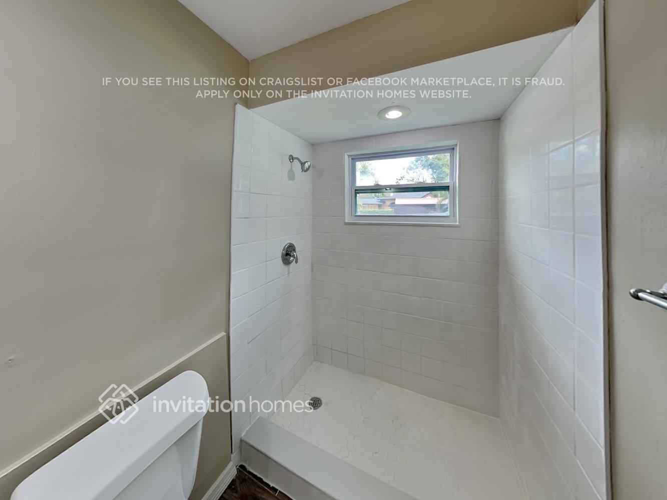 Building Photo - 628 Sherwood Dr