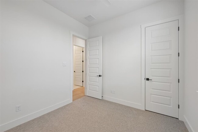 Building Photo - 4908 Turquesa Dr