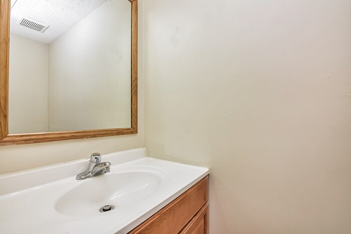 Building Photo - 5443 Northcut Dr