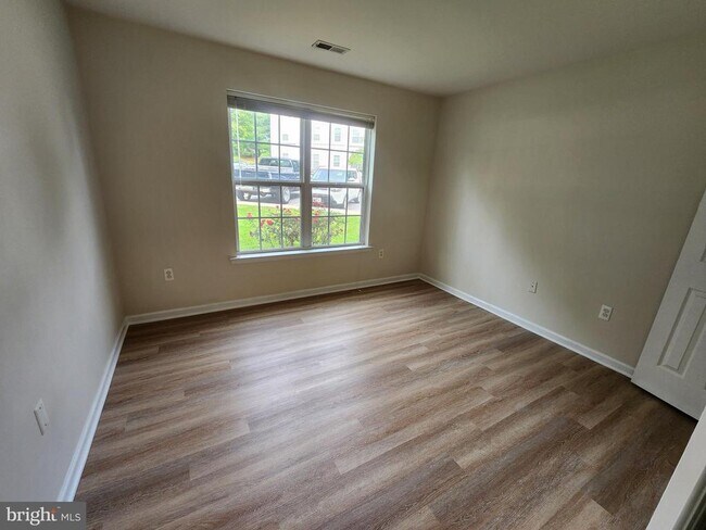 Building Photo - 2029 Windsong Dr