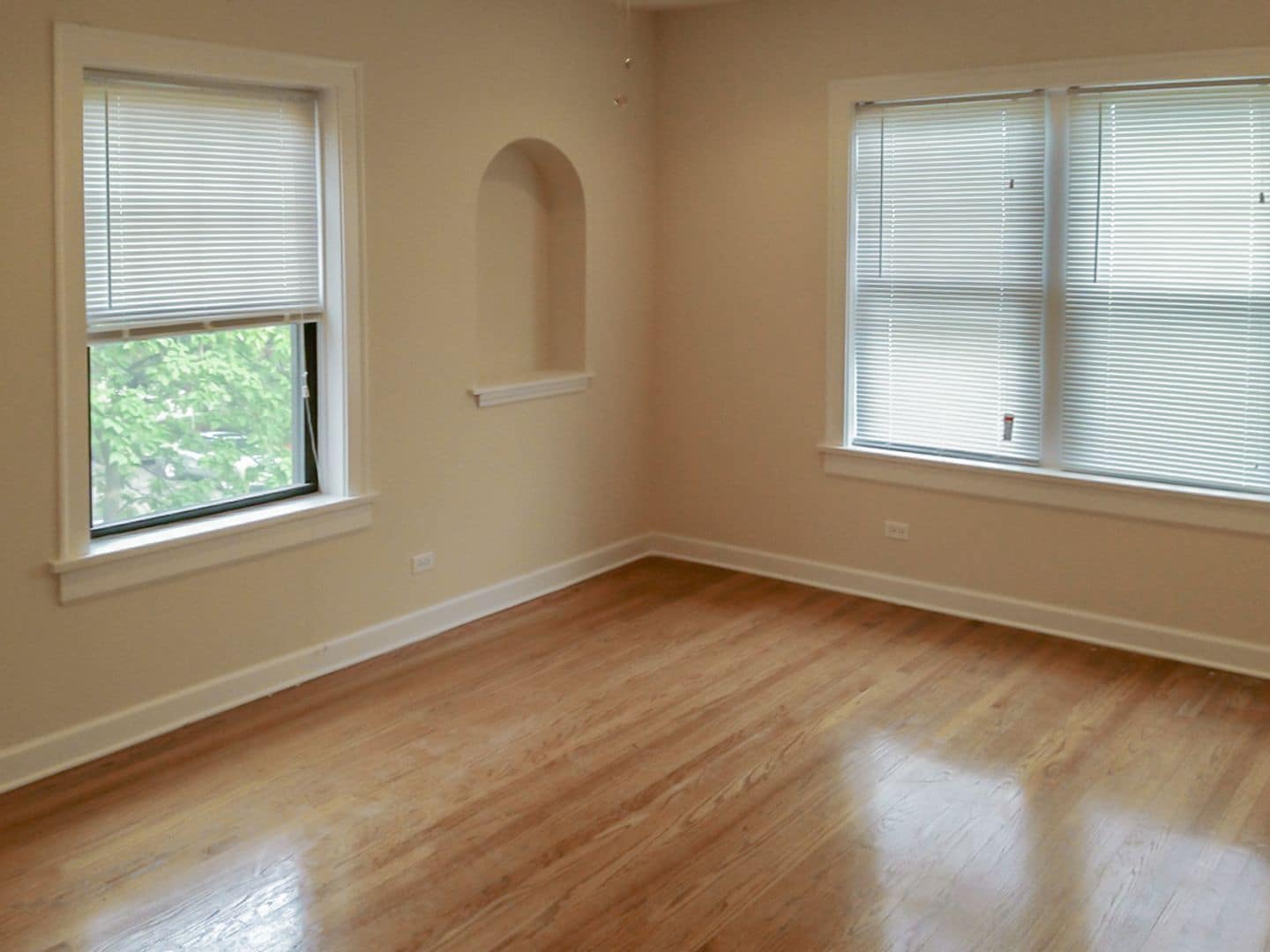 Building Photo - 1821 W Leland Ave