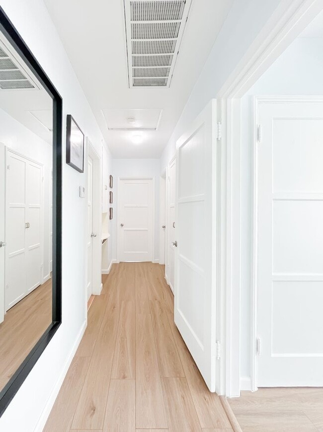 Building Photo - Charming Stand-Alone Home