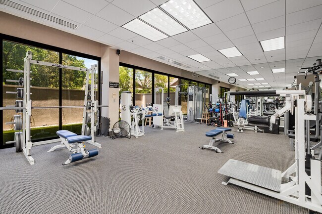 Building Photo - 2660 Peachtree Rd NW