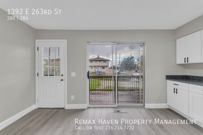 Building Photo - 1392 E 263rd St